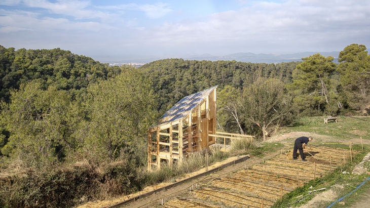 Solární skleník: inspirace pro vaši zahradu a možná i budoucnost světa
