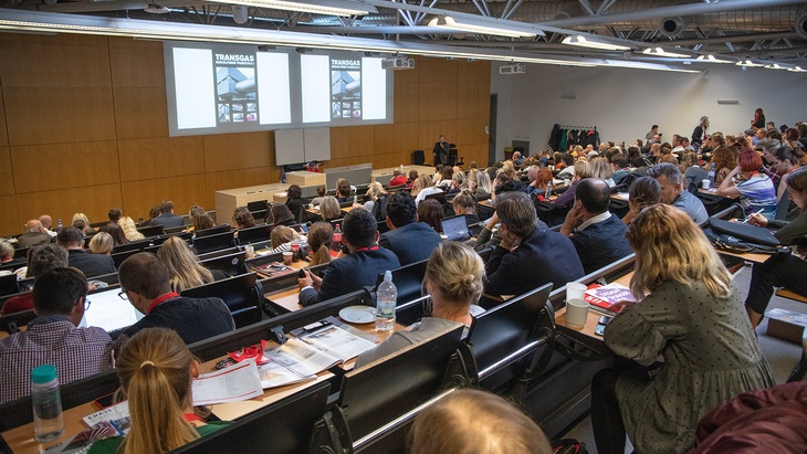 Zdroj: konference-interiery.cz Zdroj: konference-interiery.cz