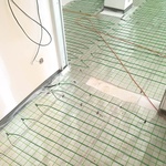 Realizace elektrického podlahového topení Zdroj: alphatec.cz