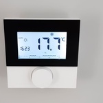 Realizace Jevany chlazení / topení regulace Zdroj: alphatec.cz