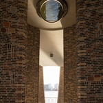 Dům, který ve fjordu nepřehlédnete. Připomíná rozřezané válce  Foto: Anders Sune Berg/Olafur Eliasson, David de Larrea Remiro/Olafur Eliasson