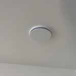Přívodní talířový ventil Zehnder ComfoValve Luna S125 umístěný v podhledu