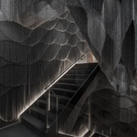 Světelné schodiště v památkově chráněné budově: Atmosféra jiskřící napětím a očekáváním Foto: Imagen Subliminal (Miguel de Guzmán + Rocío Romero)