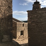 Obyvatelé byli zbytečně vyhnáni. Ruiny vesnice měly zmizet. Místo toho je navštěvuje stále více lidí Zdroj: Sebastián Arquitectos