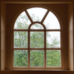  Pro atypická okna je nejlepším materiálem dřevo. Zdroj: okna-hned.cz