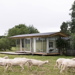 Dřevěný dům na prázdniny. Místo, kde ovce dávají dobrou noc Foto: Atelier Sunder-Plassmann