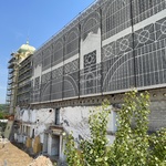 Vitráže na západní fasádě byly zničeny požárem v roce 2008, provedena bude kopie vitráží východní fasády, foto redakce