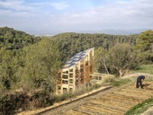 Solární skleník: inspirace pro vaši zahradu a možná i budoucnost světa