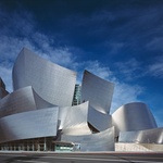Walt Disney Concert Hall / Frank Gehry Zdroj: public domain