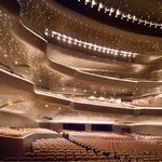 Guangzhou Opera House / Zaha Hadid Architects Zdroj: Virgille Simon Bertrand