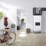 Zehnder ComfoClime se instaluje na větrací jednotku ComfoAir Q a umožňuje tak splnit požadavky na modernizaci nejen v novostavbách, ale také v místech, kde už větrací systém Zehnder plní svou úlohu. Zdroj: Zehnder