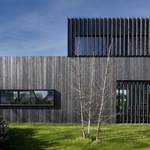 Energeticky neutrální dům kryje fasáda z opalovaného dřeva  Zdroj: John van Groenedaal