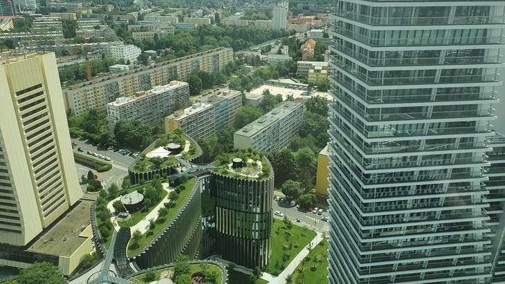 Udržitelnému stavebnictví se ještě většina stavebních společností nevěnuje, ilustrační foto redakce, zelené střechy Praha Pankrác