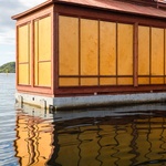 Když saunu tak plovoucí! Schladit se můžete přímo ve fjordu Foto: Rebecca Zeller