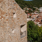 Novostavba domu ladí s historickým ostrovním městem. Interiéru vládne čistota stylu Foto: Bosnic+Dorotic