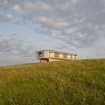 Konopím izolovaný rodinný dům stojí ve volné krajině. Výhledy z něj vás uchvátí Foto: Ljubica Arsić