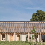 Neopakovatelný výhled ze svého domu mají díky kompletně prosklené střeše na dřevostavbě Foto: Tobias Koenig, Michael Romstoeck