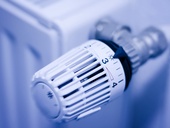 Jak skutečně funguje vytápění v bytovém domě? Má smysl otáčet termostatickými ventily?