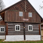 Rekonstrukce domu a restaurace v obci Trávníček (Zdroj: Sdružení Dubáci)