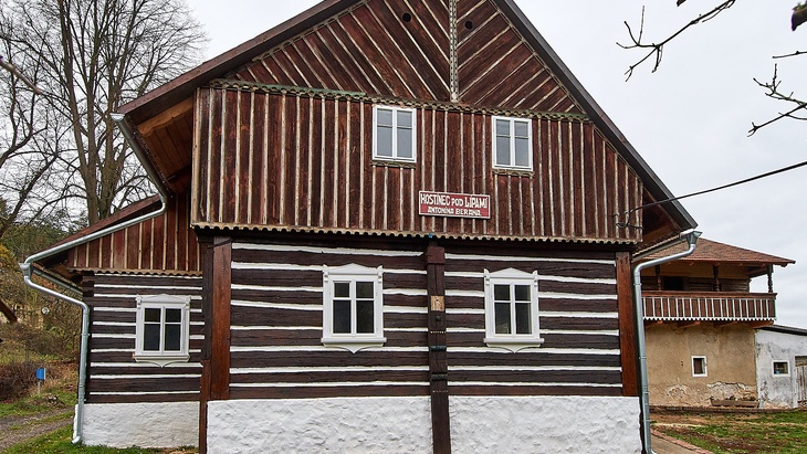 Rekonstrukce domu a restaurace v obci Trávníček (Zdroj: Sdružení Dubáci)