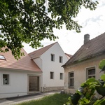 Moderní dům složili z torza starších historických staveb. Získali cenu za architekturu Foto: Alex Shoots Buildings