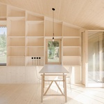 Jak se staví dřevostavba s izolací ze slámy svépomocí? Malá chata vás ohromí architekturou i interiérem Foto: Juri Troy architects