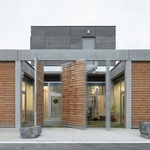 Vstupní atrium a schodiště. Foto: Alex Shoots Buildings.