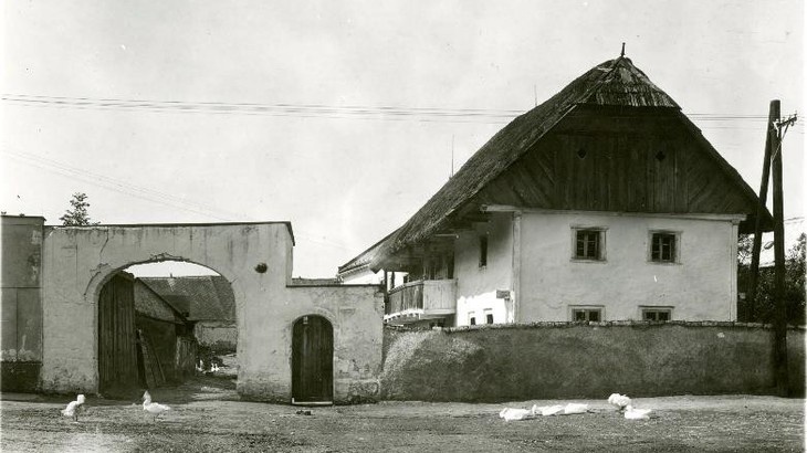 Bukovno, čp. 6 – roubený dům s pavlačí Bukovno, čp. 6 – roubený dům s pavlačí