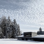 Dům podle tradic Šumavy. Zapomenutý archetyp rodinného domu architekti přetvořili do moderního rodinného bydlení. Foto: FACE – Florian Schätz ; Rainer Taepper ; Joern Blohm
