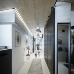 Dům podle tradic Šumavy. Zapomenutý archetyp rodinného domu architekti přetvořili do moderního rodinného bydlení. Foto: FACE – Florian Schätz ; Rainer Taepper ; Joern Blohm
