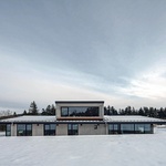Dům podle tradic Šumavy. Zapomenutý archetyp rodinného domu architekti přetvořili do moderního rodinného bydlení. Foto: FACE – Florian Schätz ; Rainer Taepper ; Joern Blohm