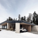 Dům podle tradic Šumavy. Zapomenutý archetyp rodinného domu architekti přetvořili do moderního rodinného bydlení. Foto: FACE – Florian Schätz ; Rainer Taepper ; Joern Blohm