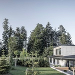 Dům podle tradic Šumavy. Zapomenutý archetyp rodinného domu architekti přetvořili do moderního rodinného bydlení. Foto: FACE – Florian Schätz ; Rainer Taepper ; Joern Blohm