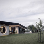Dům podle tradic Šumavy. Zapomenutý archetyp rodinného domu architekti přetvořili do moderního rodinného bydlení. Foto: FACE – Florian Schätz ; Rainer Taepper ; Joern Blohm