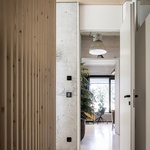 Dům podle tradic Šumavy. Zapomenutý archetyp rodinného domu architekti přetvořili do moderního rodinného bydlení. Foto: FACE – Florian Schätz ; Rainer Taepper ; Joern Blohm