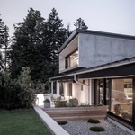 Dům podle tradic Šumavy. Zapomenutý archetyp rodinného domu architekti přetvořili do moderního rodinného bydlení. Foto: FACE – Florian Schätz ; Rainer Taepper ; Joern Blohm