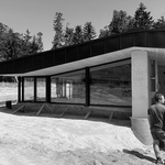 Dům podle tradic Šumavy. Zapomenutý archetyp rodinného domu architekti přetvořili do moderního rodinného bydlení. Foto: FACE – Florian Schätz ; Rainer Taepper ; Joern Blohm