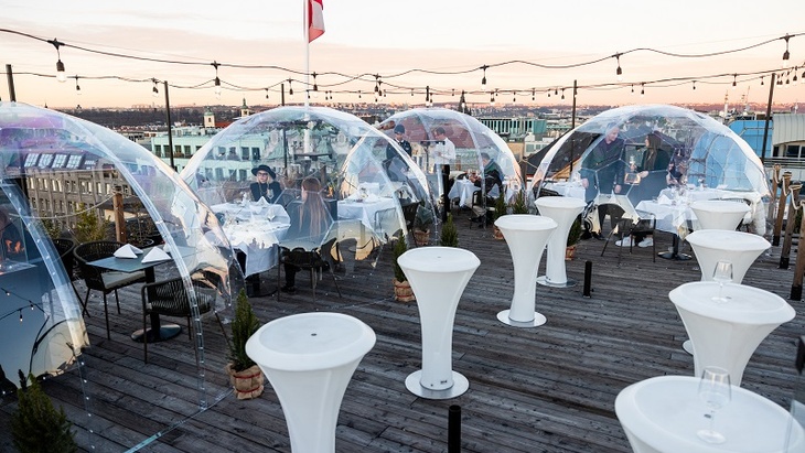 Pytloun Sky Bar & Restaurant Prague je umístěn na střeše a střešních terasách hotelu, zdroj PYTLOUN HOTELS Pytloun Sky Bar & Restaurant Prague je umístěn na střeše a střešních terasách hotelu, zdroj PYTLOUN HOTELS