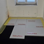 Realizace vnitřního zateplování podlahy s VakuPRO®. Zdroj: PROPASIV s.r.o.