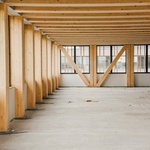Velké dřevěné budovy pro bydlení, obchody i kanceláře. Další připravované projekty v ČR. Zdroj: CREEbuildings.com