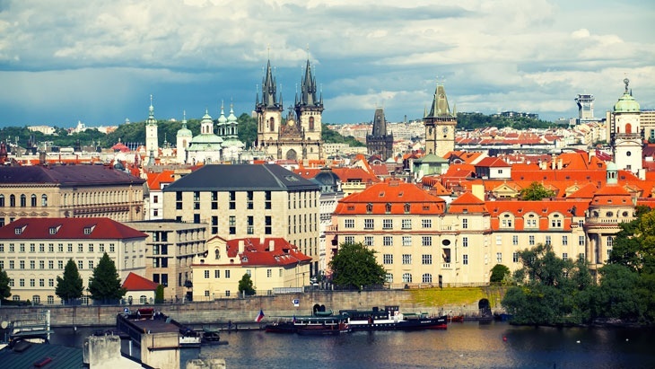 Nabídka nových bytů v Praze převyšuje poptávku o 12,5 procenta