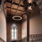 Historický vykládaný strop nad schodištěm. Foto: Tomáš Slavík