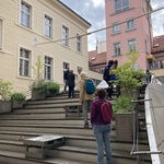 Terasa na střeše divadelního sálu v atriu mezi budovami. Zdroj: Martina Dokoupilová