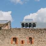 V zenitu věže byla postavena nová ocelová kopule s vyhlídkovou plošinou, která připomíná historickou kopuli. Foto: Tõnu Tunnel