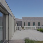 Minimalismus není jen doménou Skandinávie, ukazuje rezidence z lotyšského pobřeží. Foto: Alvis Rozenbergs