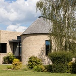 Krytý bazén za domem, který je spíš soukromým chrámem relaxace. Foto: KHA – Klas Hyllén Architecture