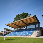 Pohled východní na tribunu. Foto: BoysPlayNice