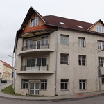 Dům na rohu, Valašské Klobouky. Stav před rekonstrukcí. Zdroj: MPO