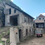 Chátrající areál bývalé kovárny, Povrly. Zdroj: MPO