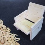 Ze dřeva lze tvořit nejenom stavby - ze zbytků systému Novatop tvoří architekti z Domesi nábytek a další bytové doplňky